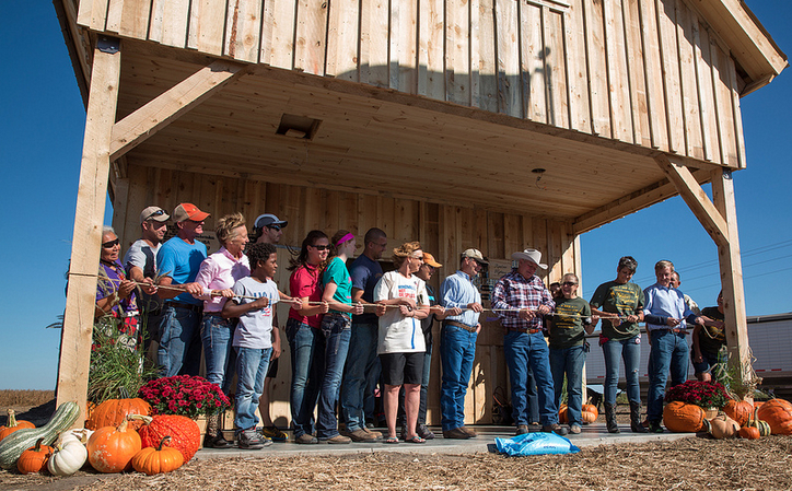 2013-10-04-dedication_ceremony_ropecutting.jpg