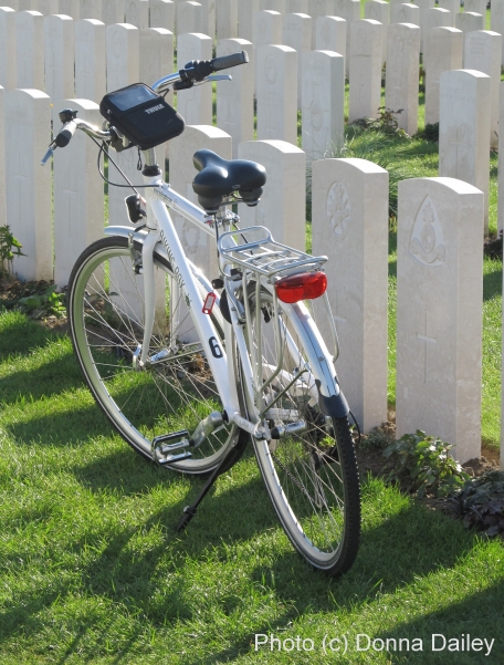 2013-10-05-BicycleatTyneCotCemeteryPassendaleFlandersBelgiumsmall.jpg