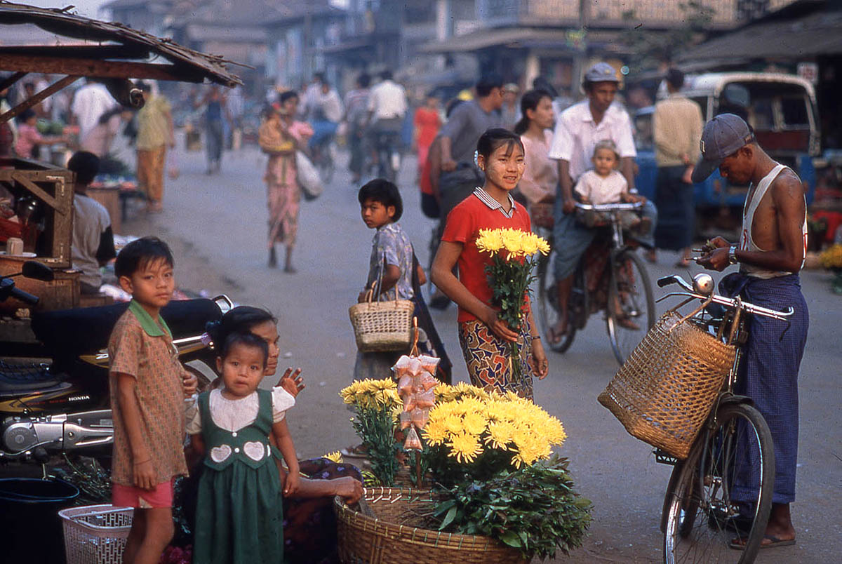 2013-10-07-pegu_burma_2000.jpg