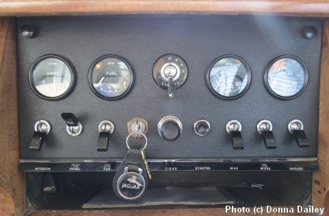 2013-10-15-Jaguar_dashboard.jpg