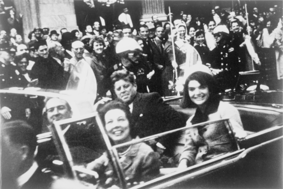 2013-11-15-John_F._Kennedy_motorcade_Dallas_crop.png