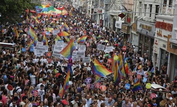 2013-11-19-IstanbulPride.jpg