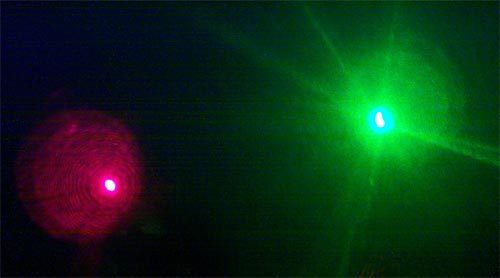 2013-11-22-greenlasershinysurface.jpg