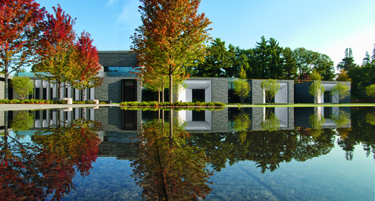 2013-12-04-LakewoodCemeteryMausoleumGardencourtesyLakewoodCemetery.jpg