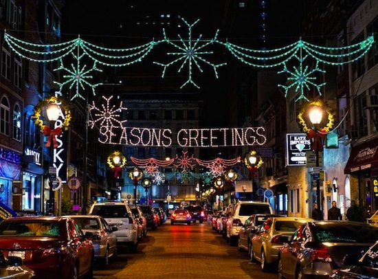 2013-12-11-HolidayLightsonPhiladelphiasJewelersRowPhotobyJFuscoforVisitPhiladelphiaT.jpg