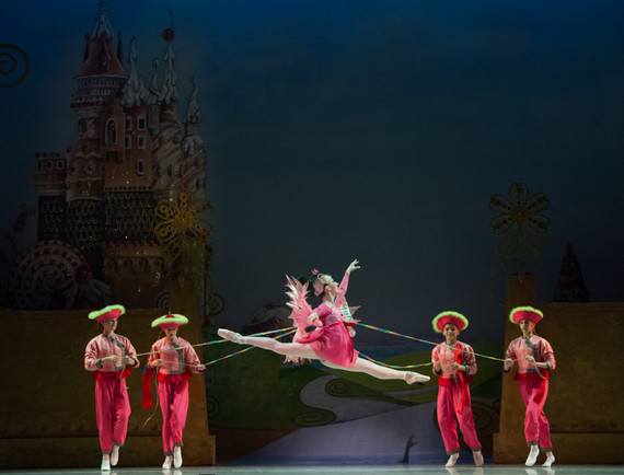 2013-12-15-OaklandBalletCompanyGrahamLustigsTheNutcrackerChineseNightingale1024x781.jpg