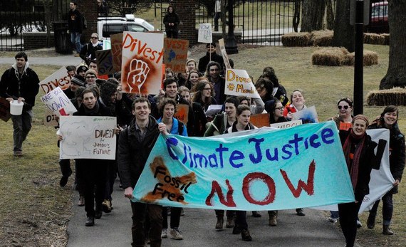 2013-12-30-TuftsStudentsProtestingforDIvestmentFossilFuels.jpg