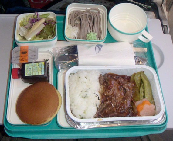 2014-01-03-Inflight_meal_Garuda_Indonesia_Air_Lines_200507.jpg