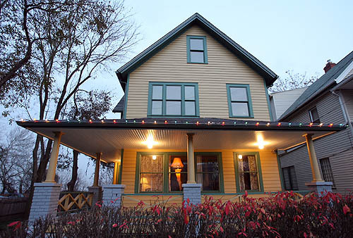 2014-01-23-ChristmasStoryHouse.jpg