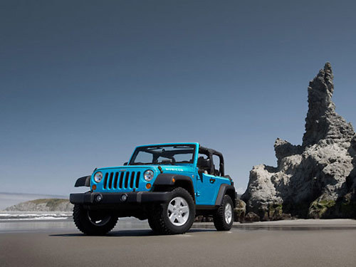 2014-02-25-bluejeeponbeach.jpg