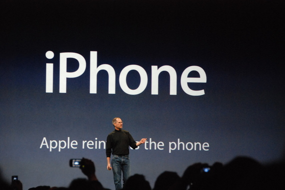 2014-03-03-Steve_Jobs_presents_iPhone.jpg