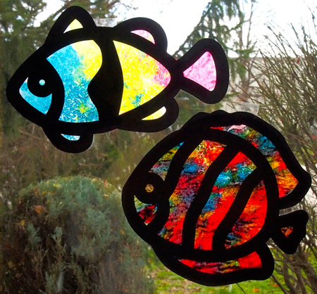 2014-03-03-crayonstainedglasssuncatchercraftfoxes.jpg