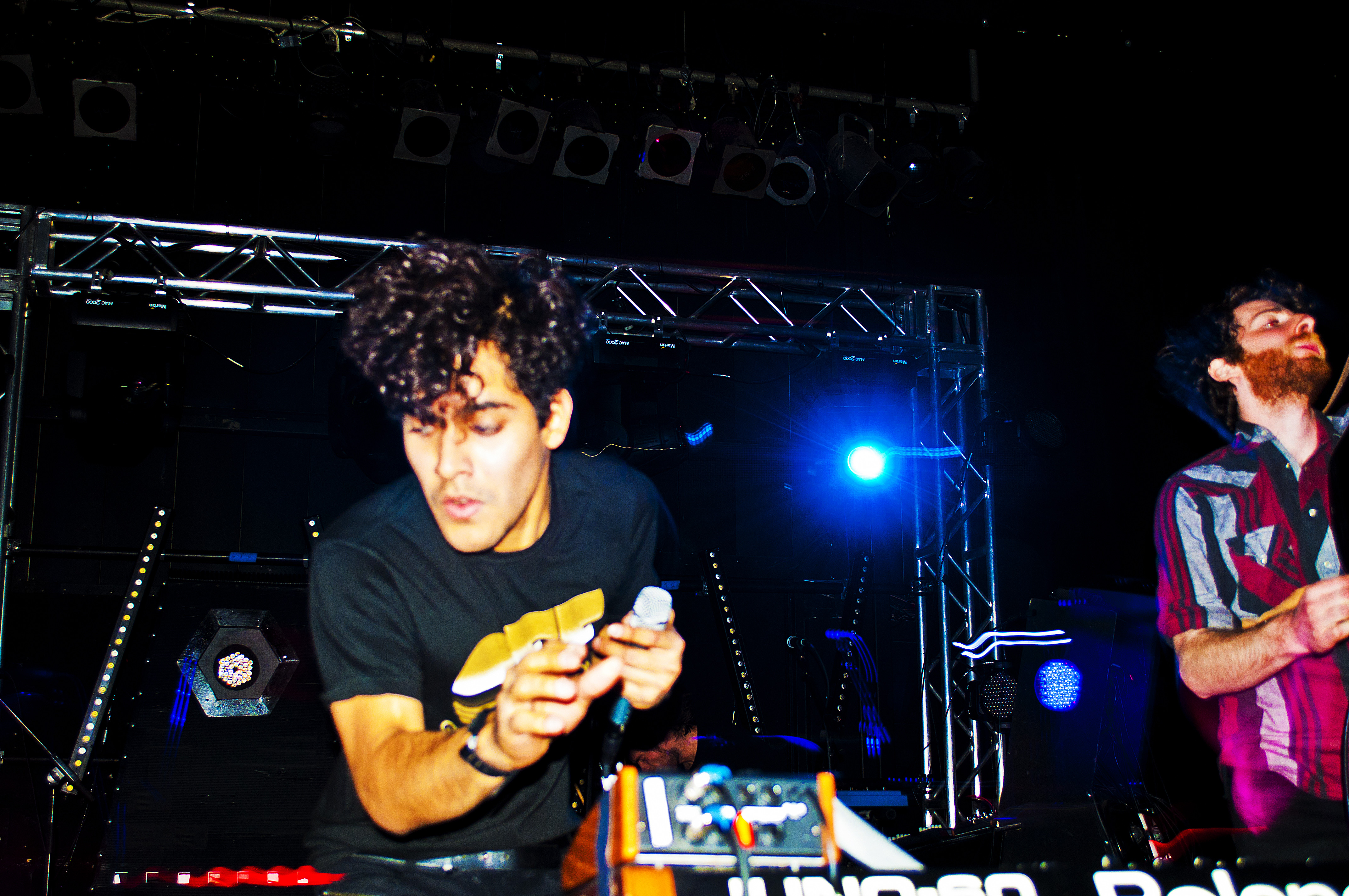 2014-03-17-NEONINDIAN_original.jpg