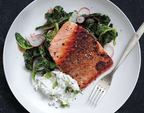 2014-03-24-panroastedsalmonwithcollardsandradishraita620x488.jpeg