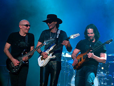 2014-04-17-390pxG3__Joe_Satriani_Steve_Vai__John_Petrucci.jpg