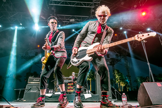 2014-04-22-TheToyDolls_TD07377x.jpg