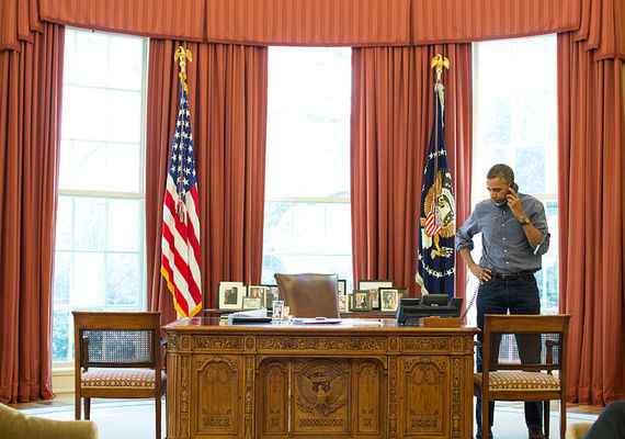 2014-04-25-Barack_Obama_talks_on_the_phone_with_Russian_President_Vladimir_Putin_about_Ukraine_March_1_2014.jpg