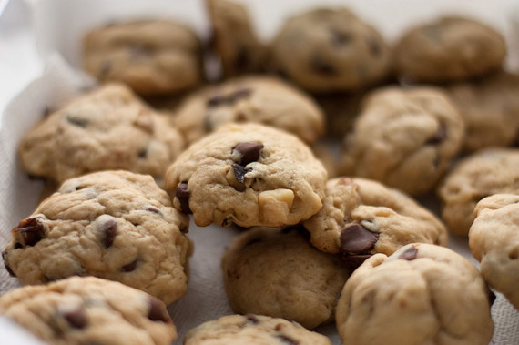 2014-04-29-1280pxWalnut_chocolate_chip_cookies_May_20091024x682.jpg