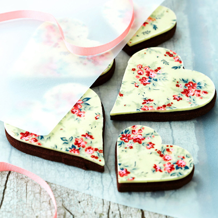 2014-05-06-unusuallystylishmothersdaygiftsfloralprintcookies.jpg