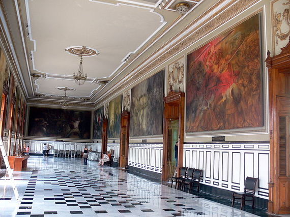 2014-05-12-800pxMerida__Palacio_de_Gobierno_5_Groer_Saal.jpg