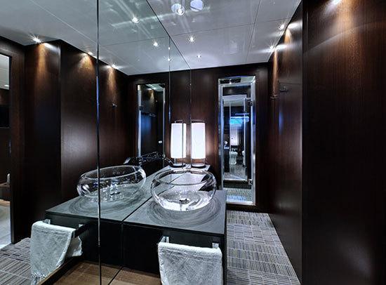 2014-05-12-HPsubmarine_bathroom.jpg