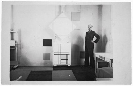 2014-06-03-mondrianinhisstudioinparis19332.jpg