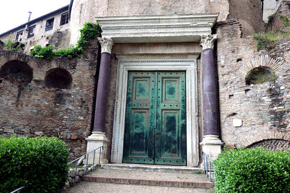 2014-06-06-doorstempleofromulusromanforum.jpg