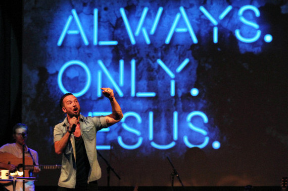 2014-06-10-12carllentzpastorsuperJumbo590x393.jpg