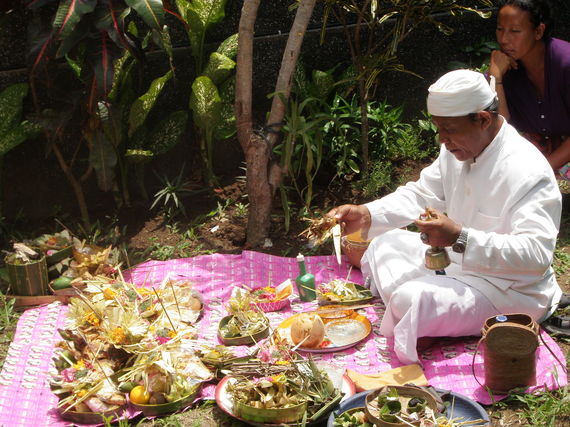 2014-06-12-Padangbai.Villa.Ceremony.jpg