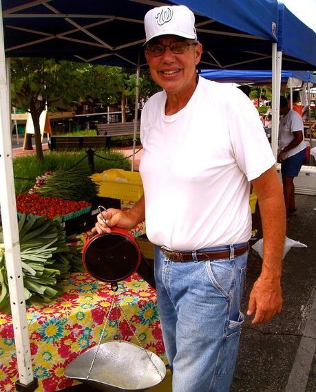 Farmers' Market Vs. Grocery Store Produce — What to Buy Where