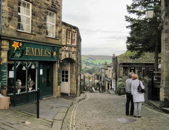 2014-07-21-Yorkshirecoupleonstreet.jpg