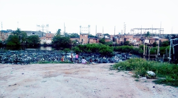 2014-08-02-11_slum.jpg