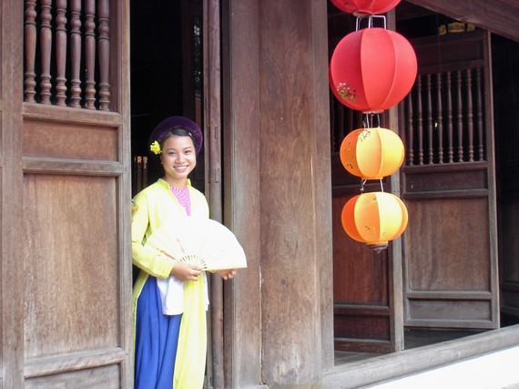 2014-08-04-Bangkokladyw.lanterns.jpg