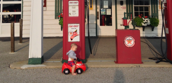 2014-08-05-roadtrippingroute66witha9montholdbaby.png