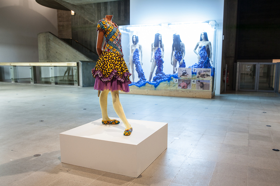 2014-08-07-HumanInstallationviewTheHumanFactorHaywardGallery2014PhotoVictorFrankowski512.jpg