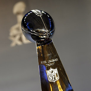 2014-08-08-superbowl_trophy_0204.jpg