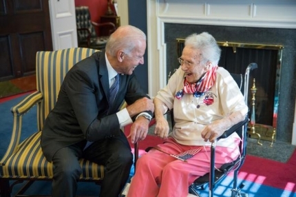 2014-08-28-BidenwithBeaCohen.jpg