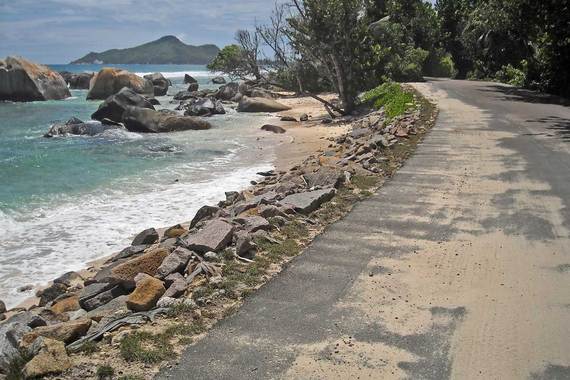 2014-08-28-protectivestonewallbytheroadsideseychelles.jpg