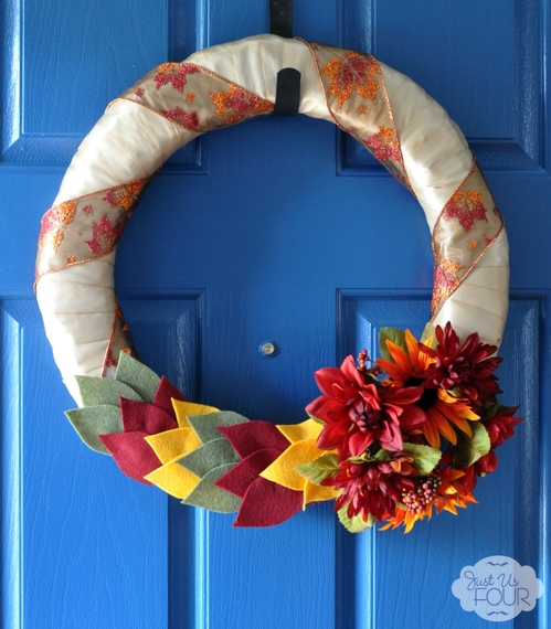 2014-09-04-fallfeltleafwreath_wm.jpg