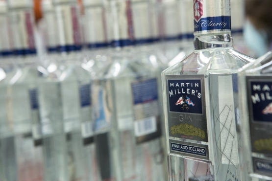 2014-09-09-Martin_Miller_Iceland_7_bottles.jpg