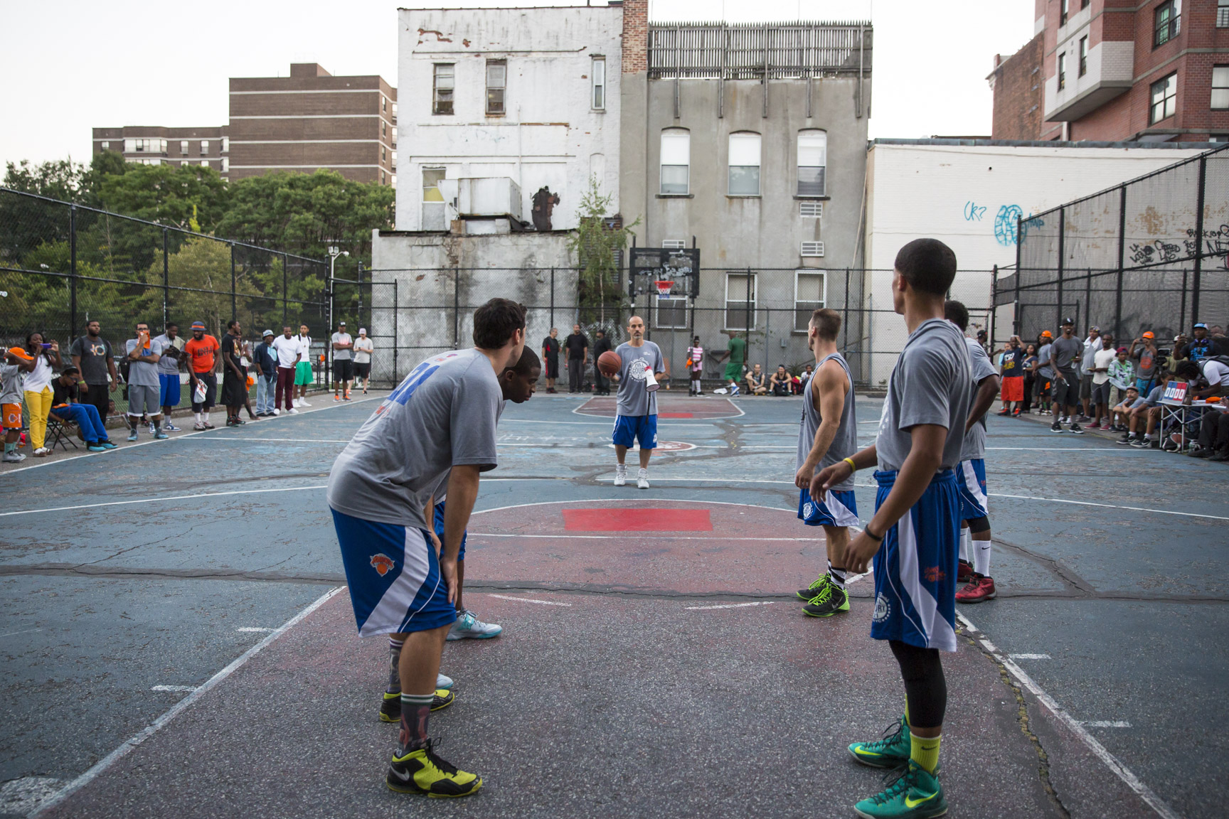 Ball street. Адидас стритбол. Новая Голландия стритбол. Кроссовки для уличного баскетбола. Adidas Streetball с широкими штанами.