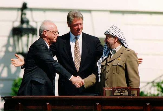 2014-09-19-Bill_Clinton_Yitzhak_Rabin_Yasser_Arafat_at_the_White_House_19930913.jpg