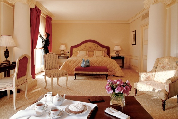 2014-09-19-MetropoleMCBedroom.jpg