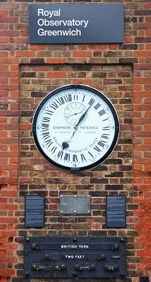 2014-10-01-322pxGreenwich_clock.jpg