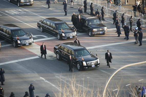 2014-10-04-Obama_Cadillac_limousine_in_2009_inaugural_parade.jpg