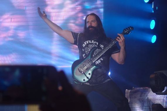 2014-10-08-dreamtheatersp2.jpg