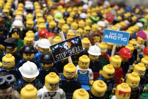 2014-10-09-LEGOlandProtest.jpg