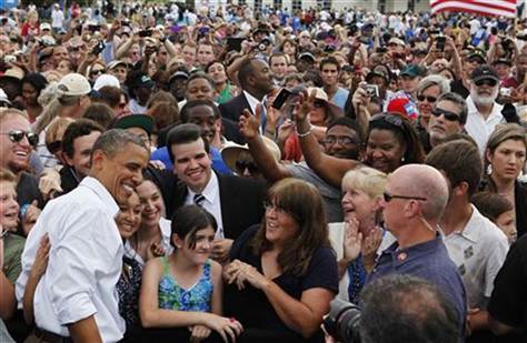 2014-10-10-obamaaloofcrowd.jpg