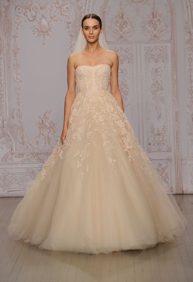 2014-10-11-moniquelhuillierblushcascadinglaceweddingdress08.jpg