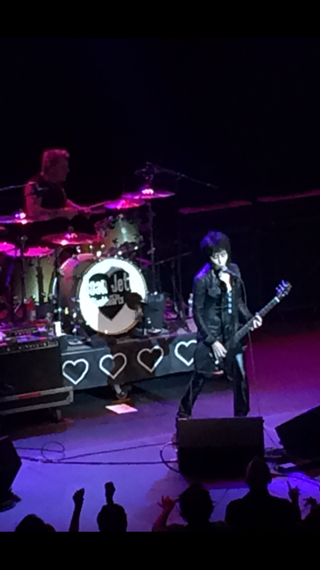 2014-10-12-joanonstagephoto4.PNG